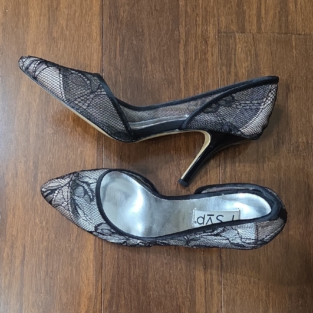RSVP BEAUTIFUL ELEGANT BLACK LACE HEELS 7